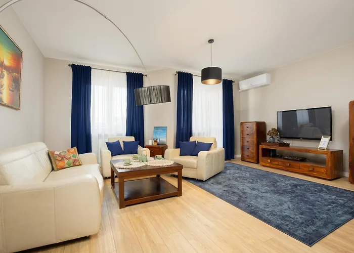 Beautiful Apartment For 6 People With Balcony And Parking In Warsaw By Noclegi Renters