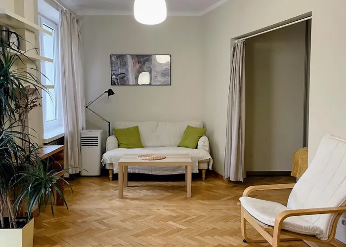 Elegant Apartment - City Center, Near Old Town