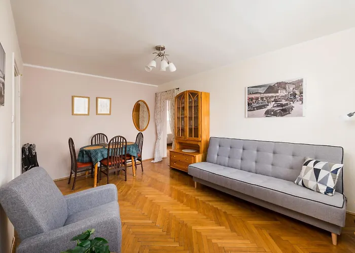 Saska Kepa Charming Apartment