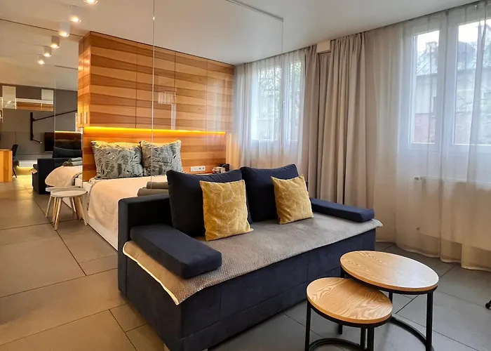 Modzelewskiego, Metro Wierzbno, Free Parking, 100Mbps Wi-Fi, Remote-Ready