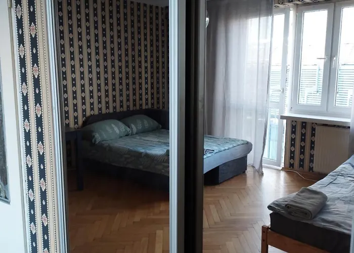 Варшава ,Центр,Біля Метро Rondo Onz Apartamenty Roland Aleja Jana Pawla Ii,18