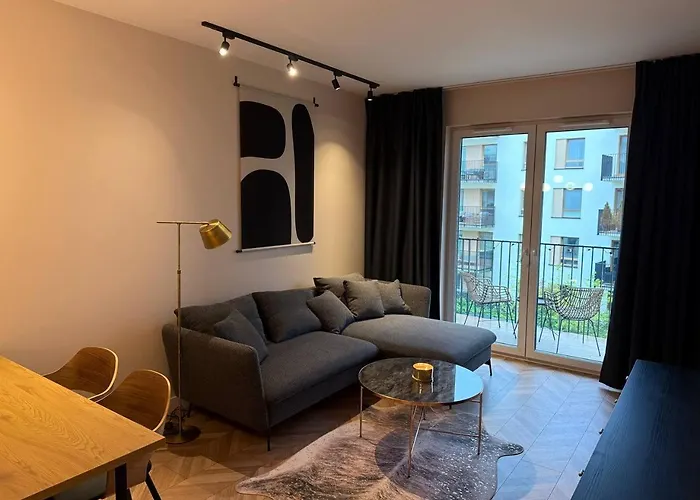 Premium 1Bd Apartment With Private Balcony In Mlynow