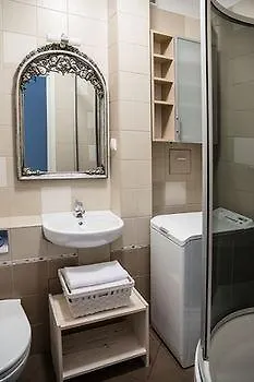 Accommodo Solidarity One Bedroom Condo