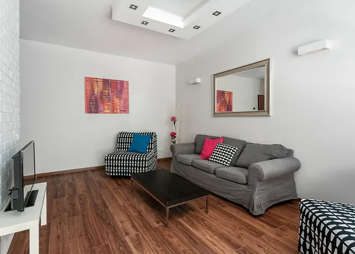 Apartment (42 m²), 1 Schlafzimmer und 1 eigene Badezimmer in Warschau Stadtzentrum