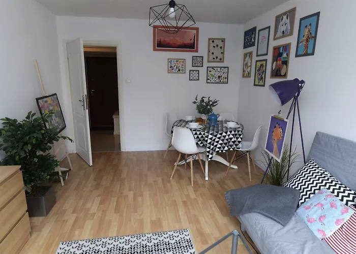 Hello Warsaw! Calm Artistic City Center Apartment