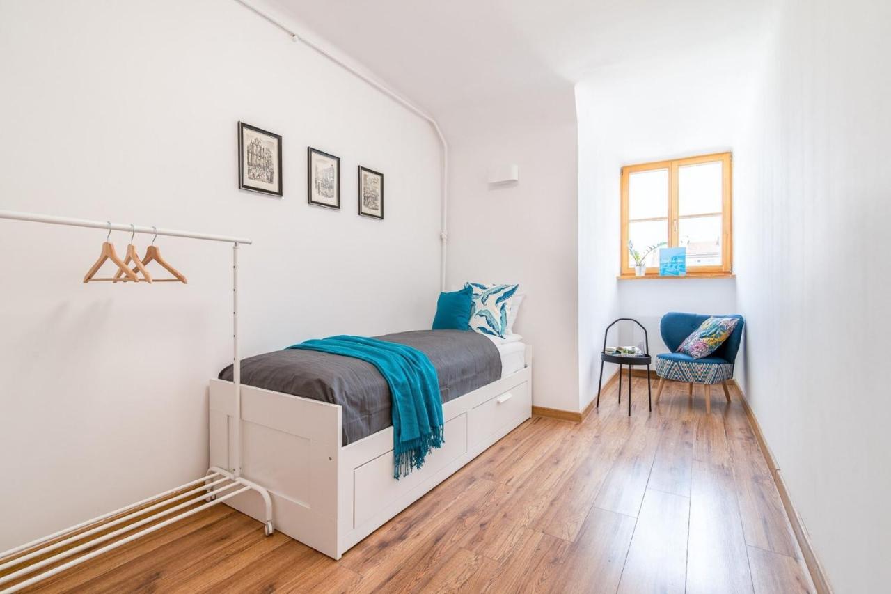 Rent Like - Rynek Starego Miasta 17 *