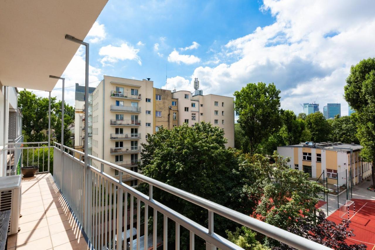 Niecala Renters * Warsaw