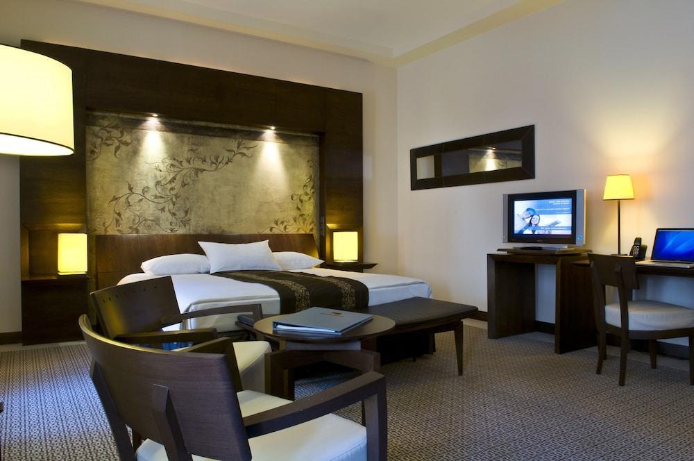 Mamaison Le Regina Boutique 5*