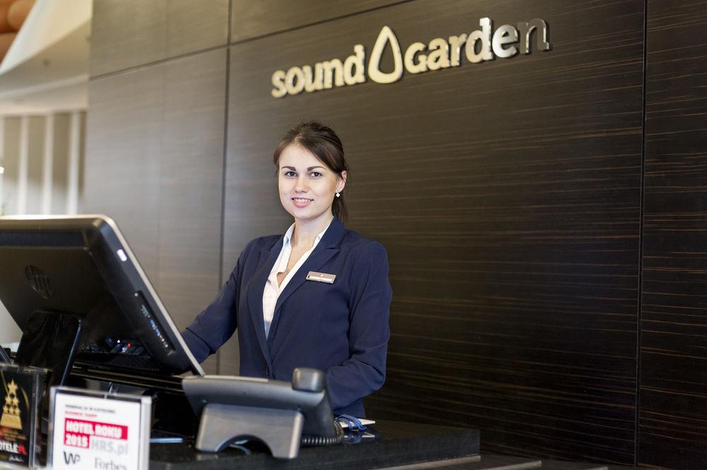 Sound Garden Airport Khách sạn 3*