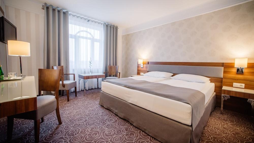 Hotel Lord - Airport Warsaw