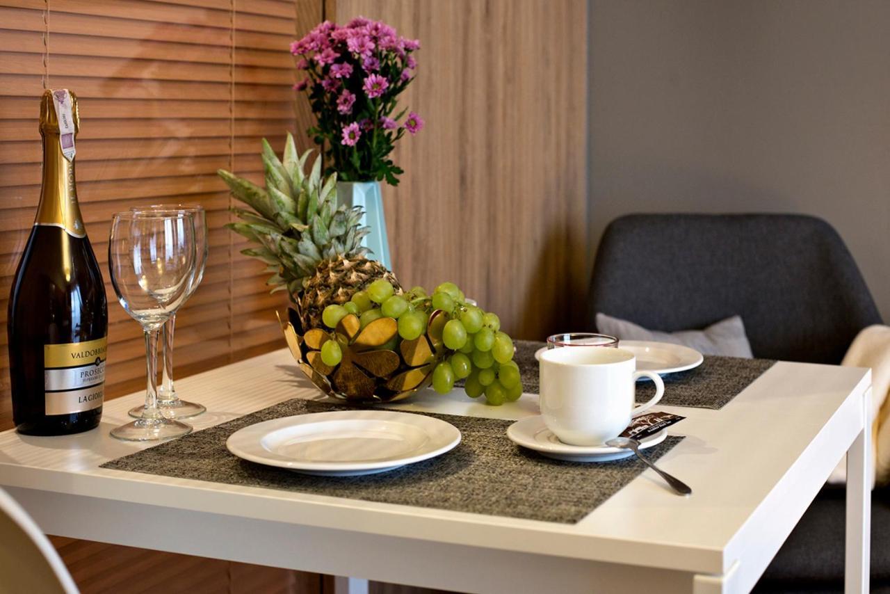 Wolska Serviced Apartamento