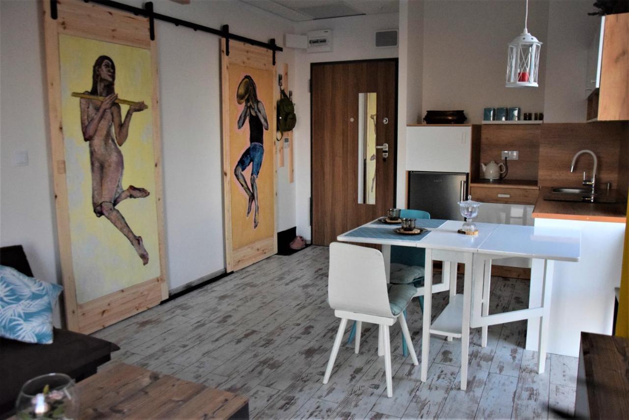 807 Apartment *