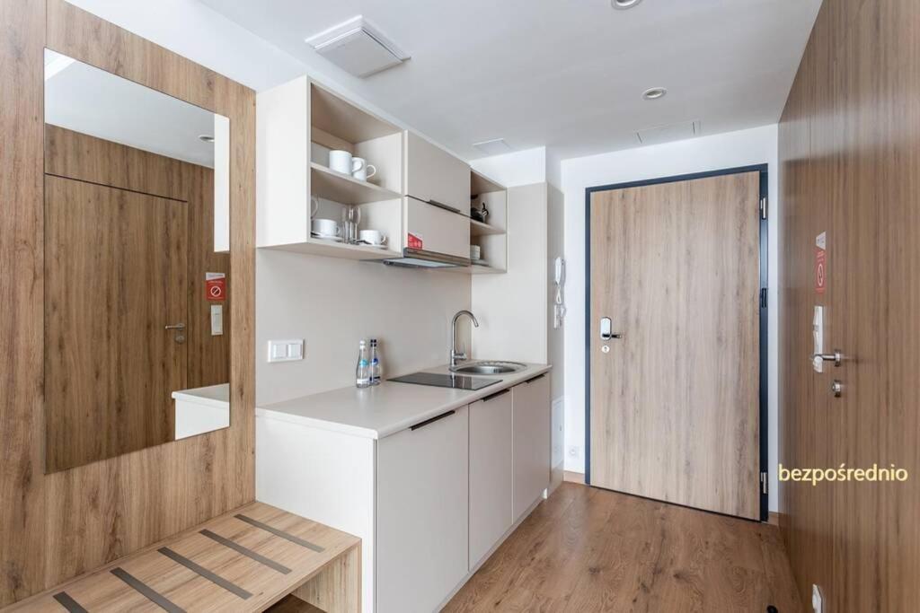 Apartment View: Modern With Parking Warsaw