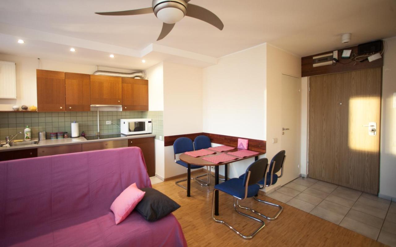 Zelazna & Zlota Apartment