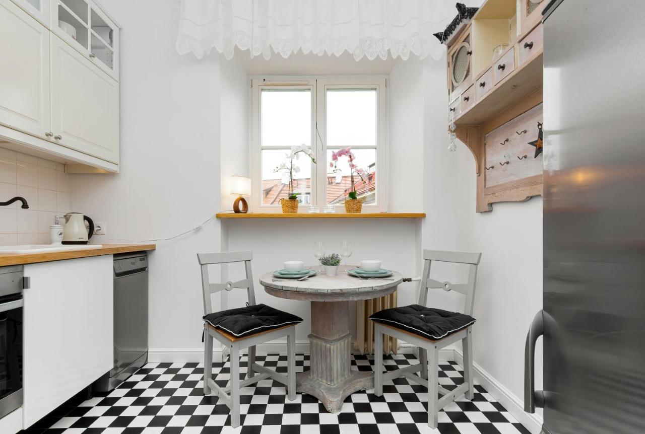 Mariensztat By Renters Apartment *