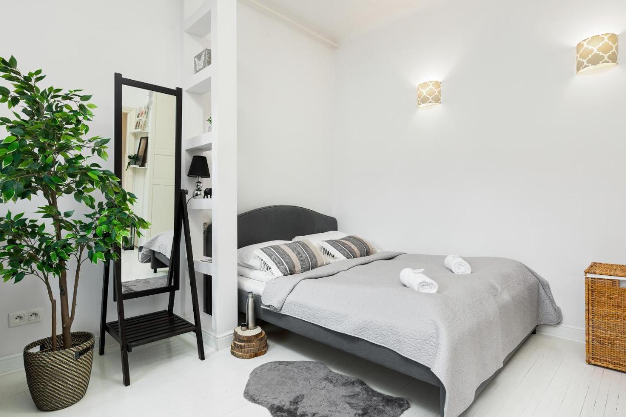 Mariensztat By Renters Apartment