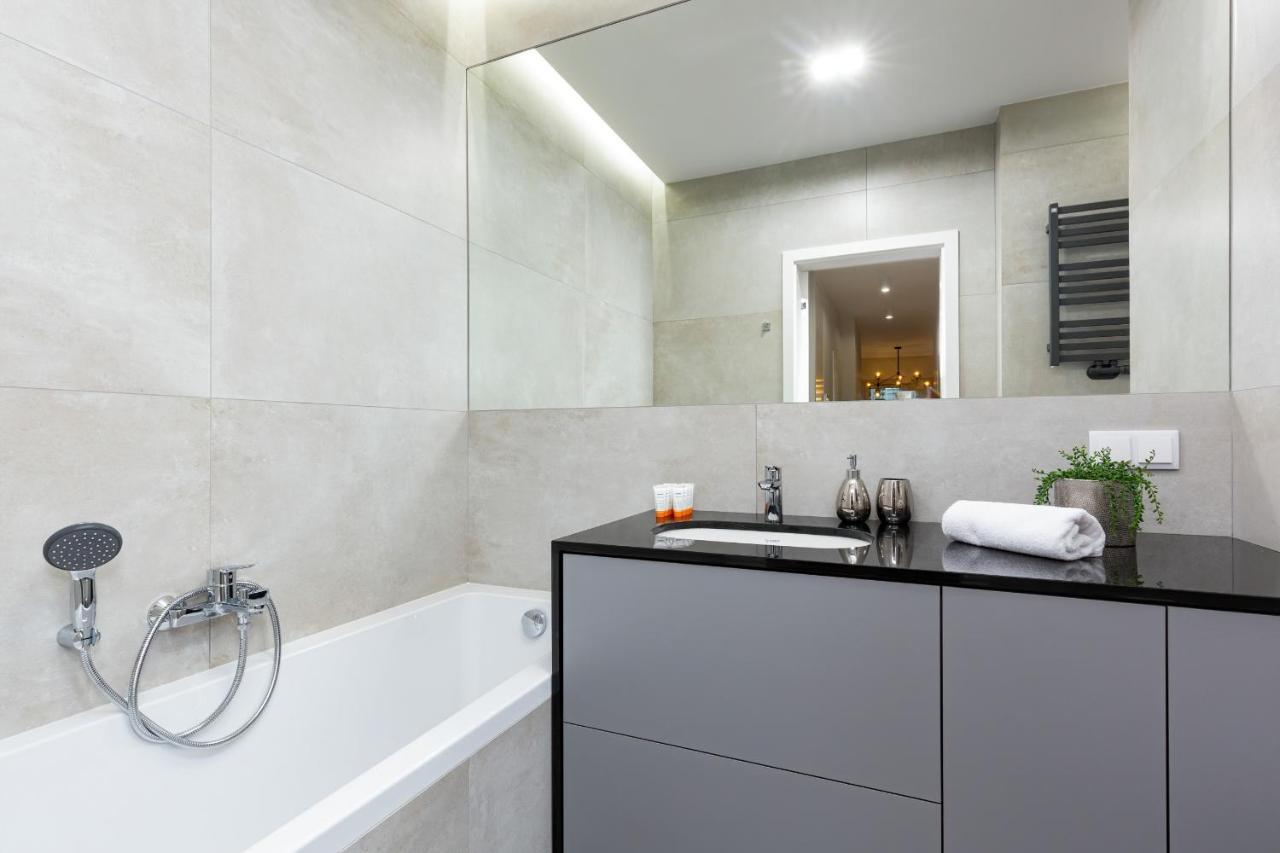 Mennica - Center By Renters Prestige *