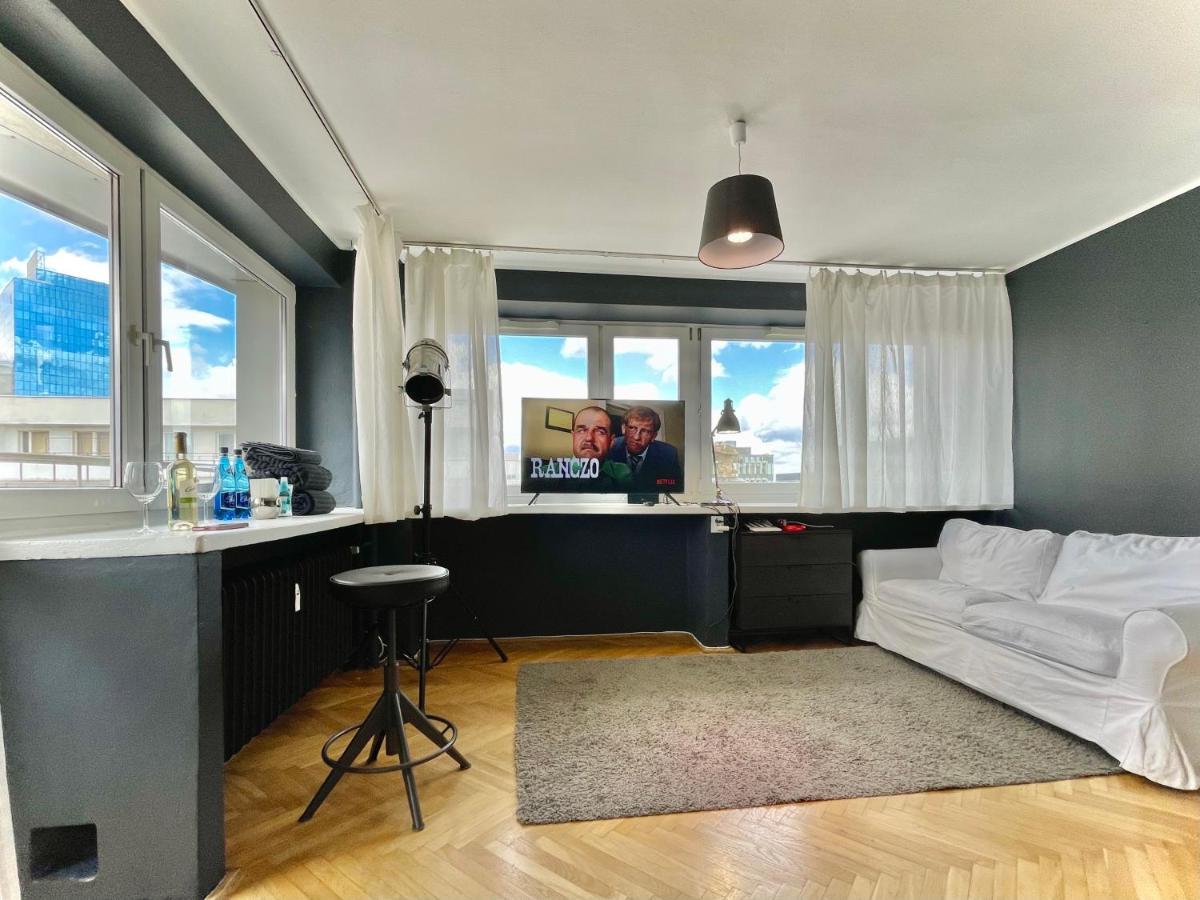 Super Silver 2xmetro Parking Wifi 300 Mb/s Nowy Netflix Hbo Appletv Filharmonia Apartment Warschau