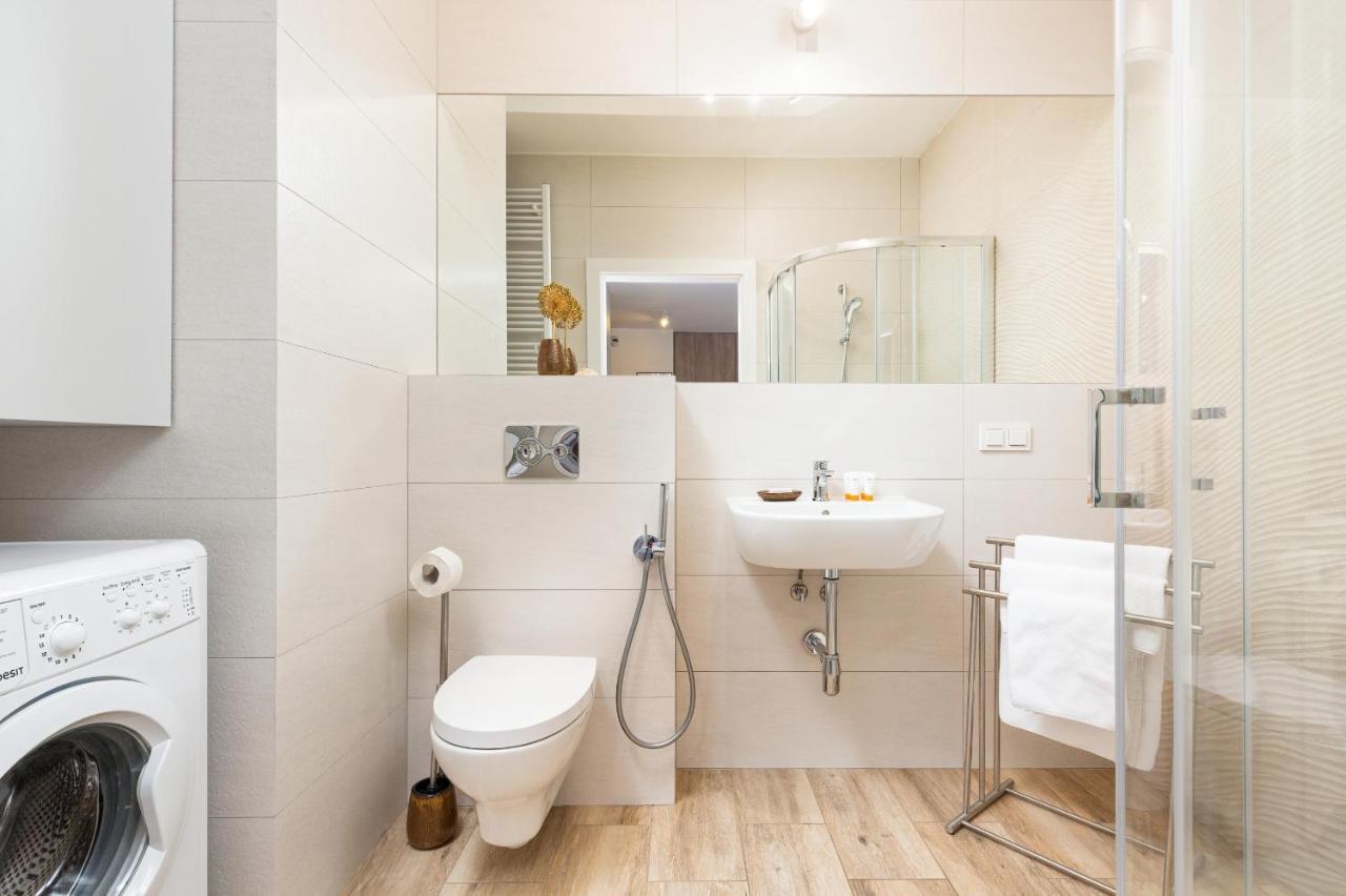 Metro Płocka Exquisite By Renters Apartament *