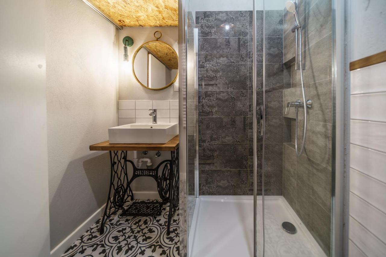 Apartment Stylish And Modern- Golden Apartment- Stare Miasto Warsaw