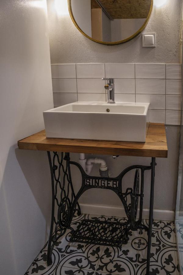 Stylish And Modern- Golden Apartment- Stare Miasto Apartment *