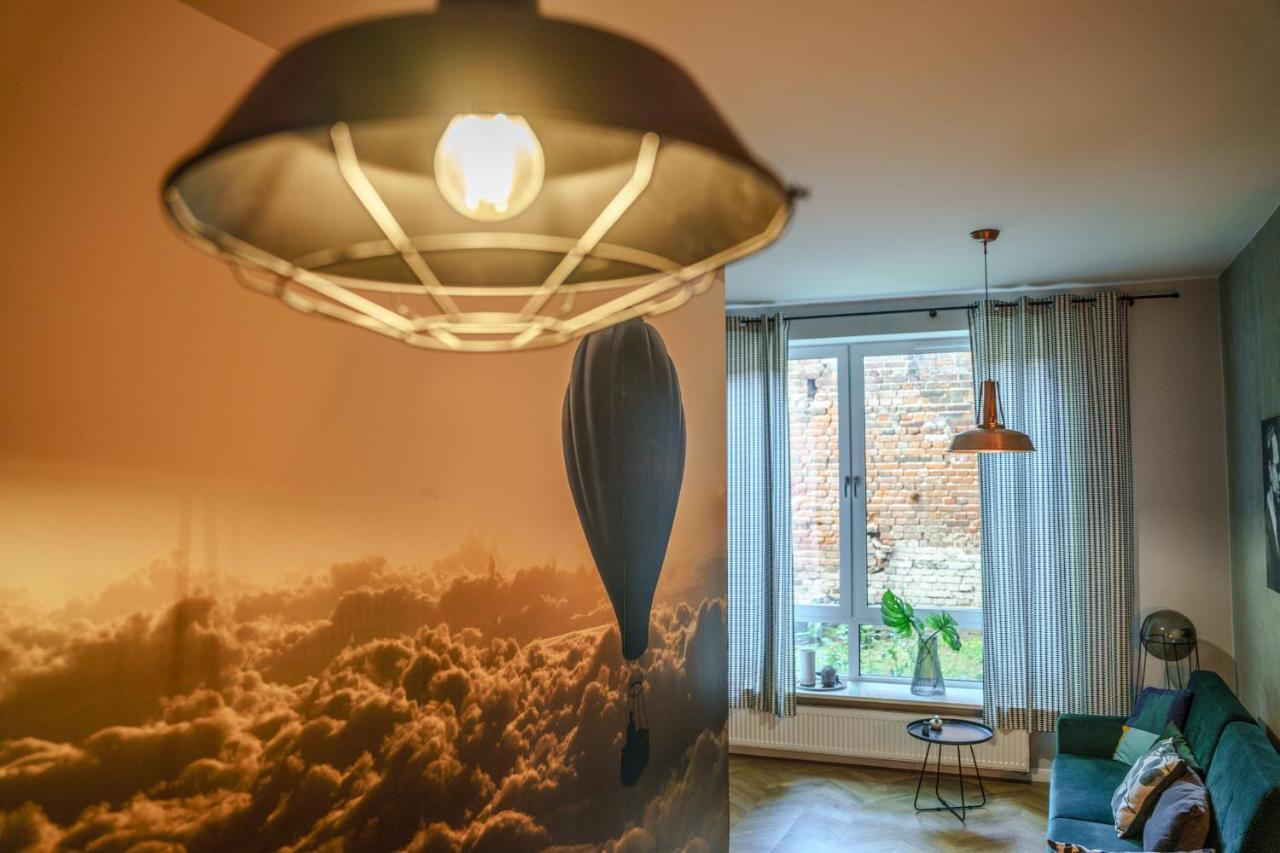 Stylish And Modern- Golden Apartment- Stare Miasto Apartment *