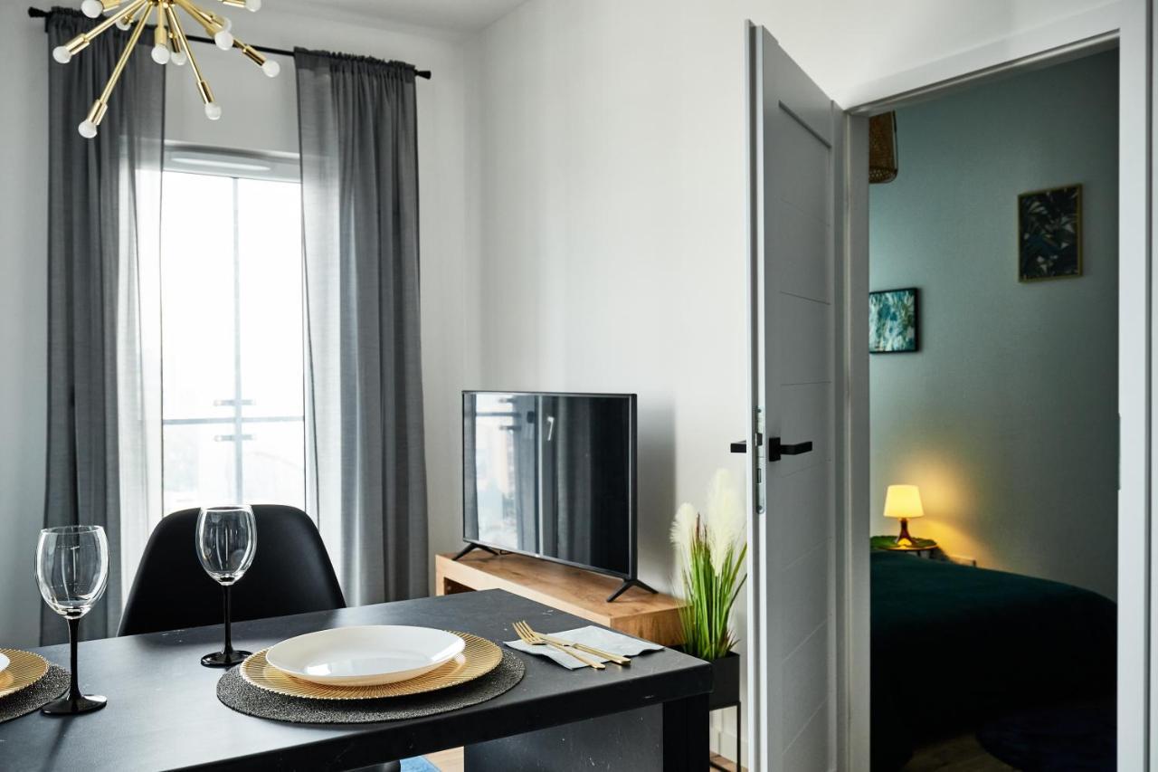 Apartment Prymasa Tysiaclecia 83a Warsaw