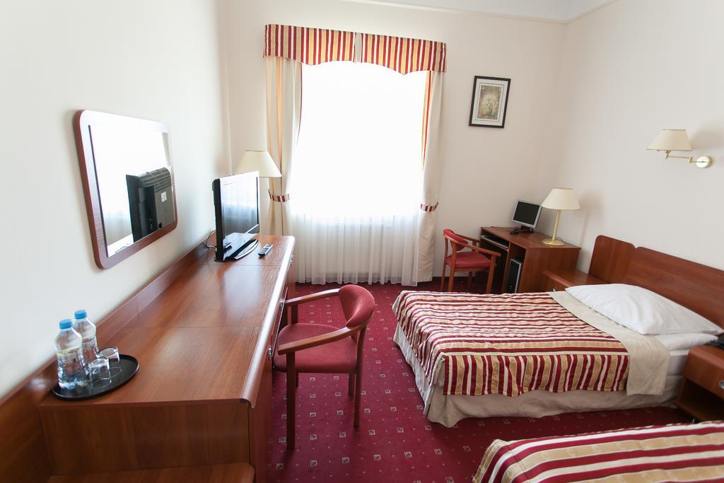 Twins Ii Hotel Warszawa