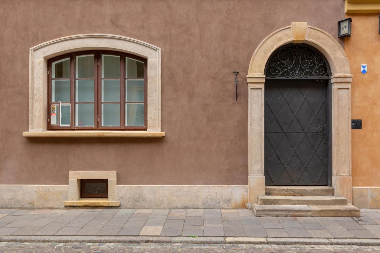 On The Square By Renters *