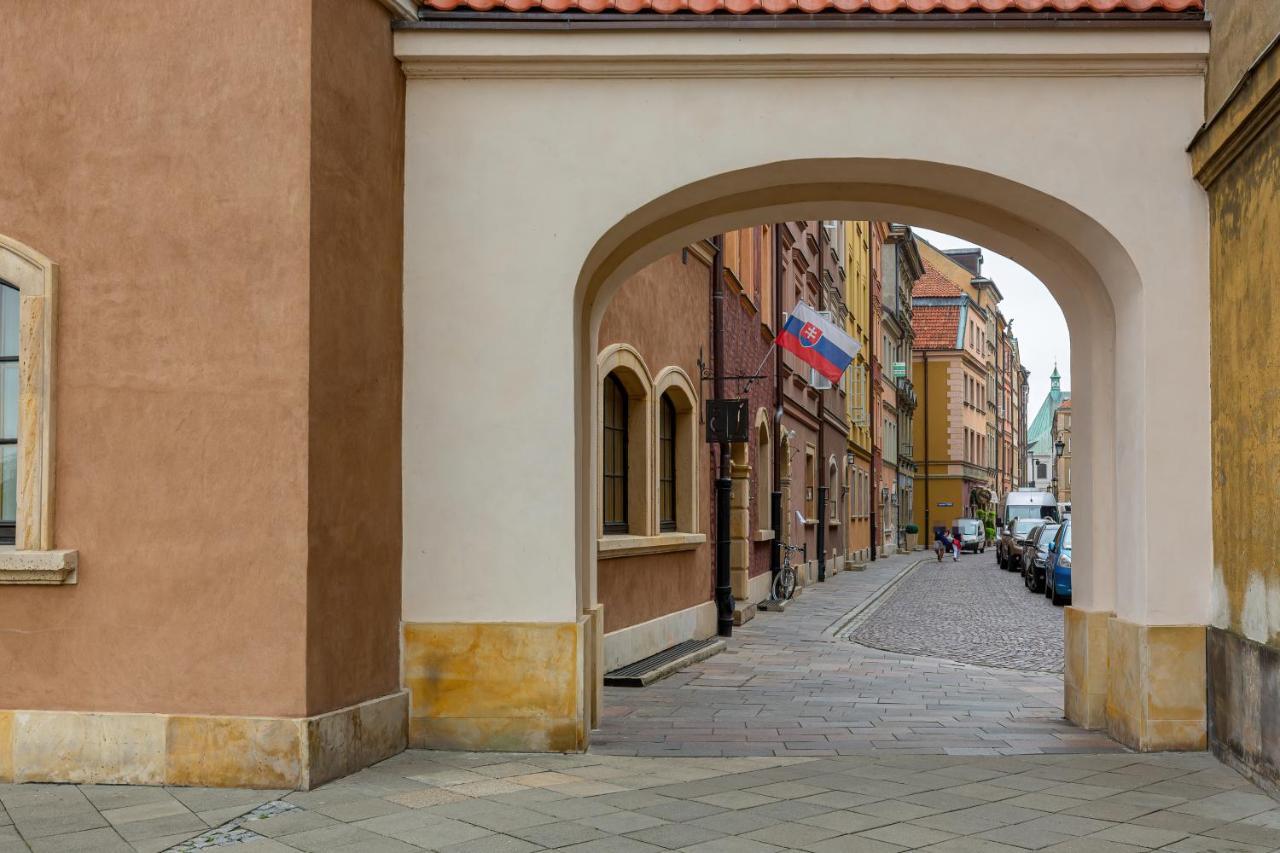 On The Square By Renters *