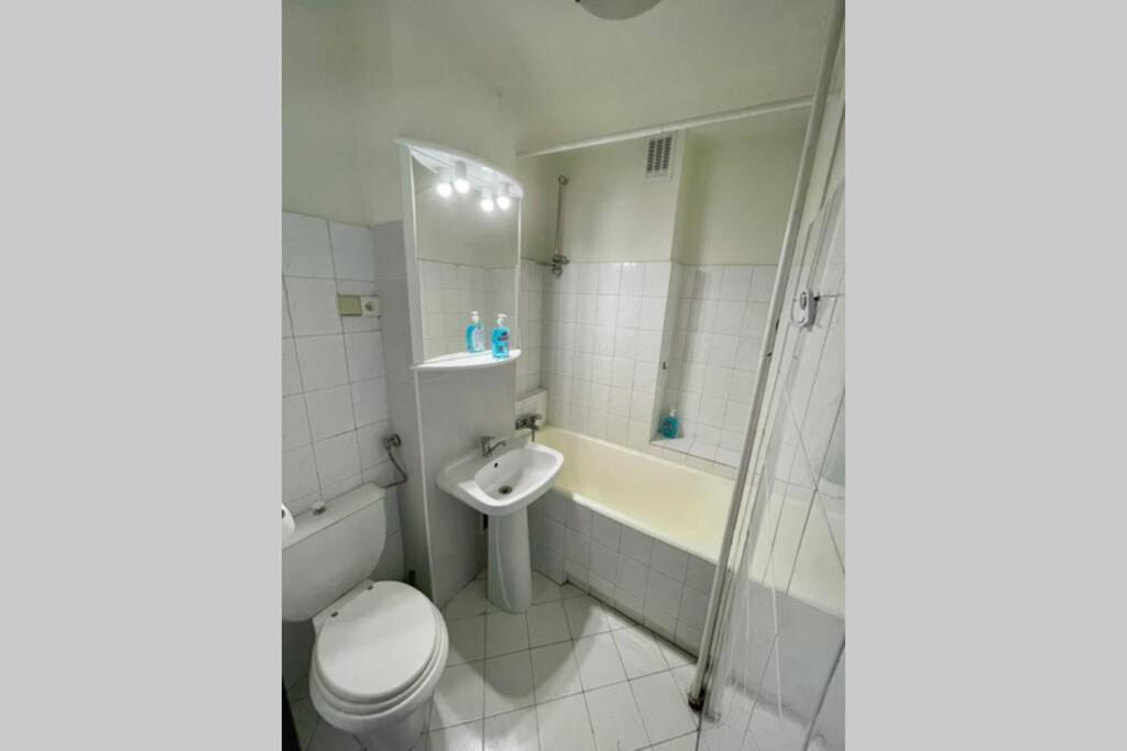 Apartment Orange 2 2xmetro Fast Wifi 50'tv Netflix Hbo Appletv+ Panorama *