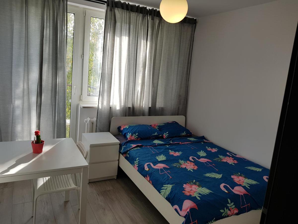 Mirrorroom Pl Airport Homestay *