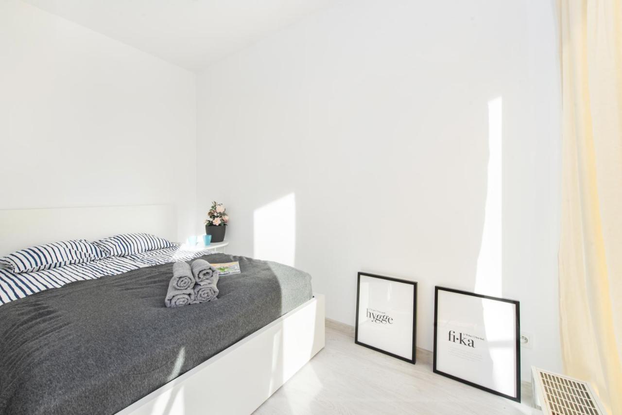 Apartment Superapart Rydygiera, Pet-friendly With Patio & Self Check-in *