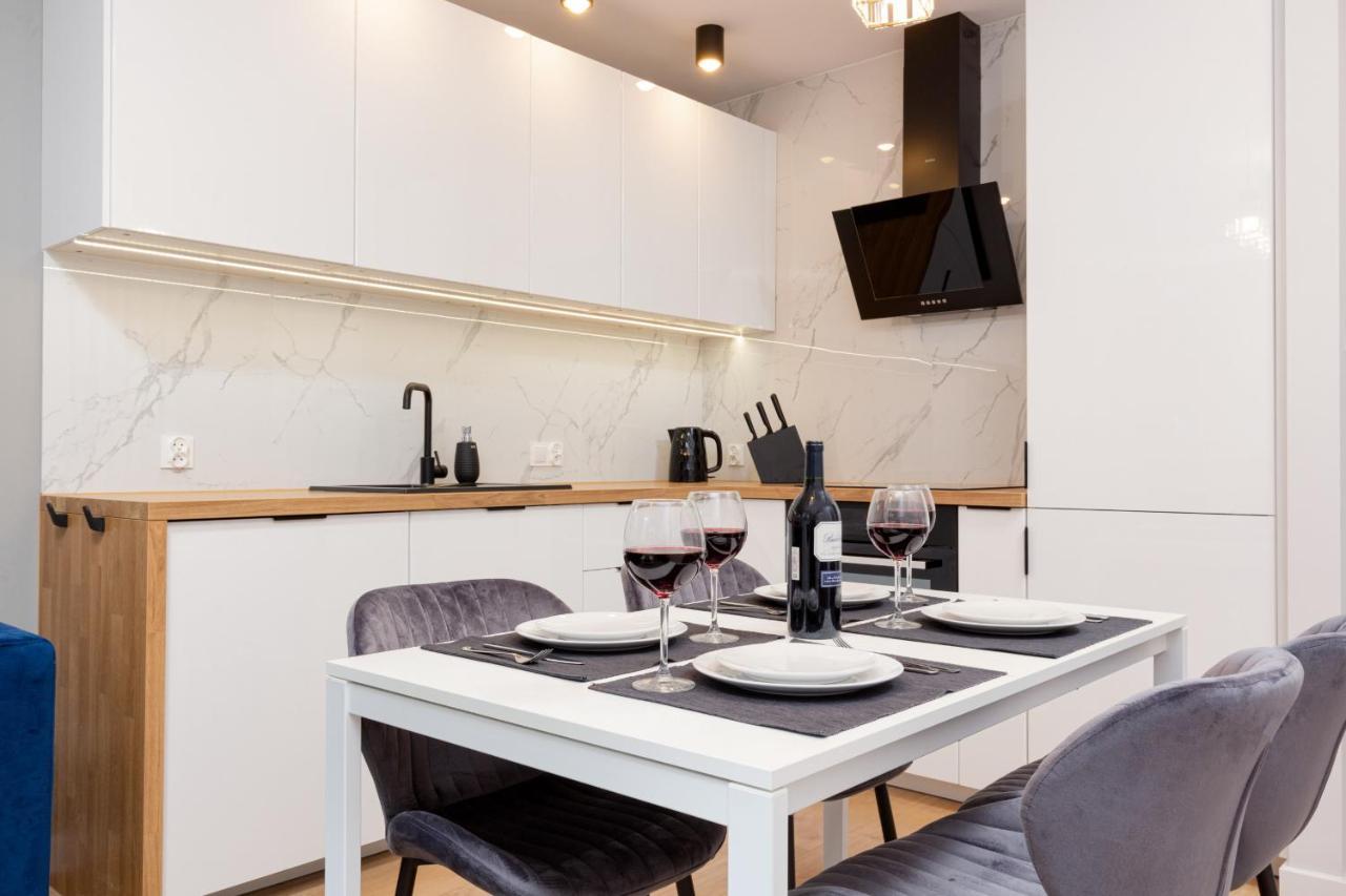 Beautiful Two-bedroom Bielany By Renters Apartament Warszawa
