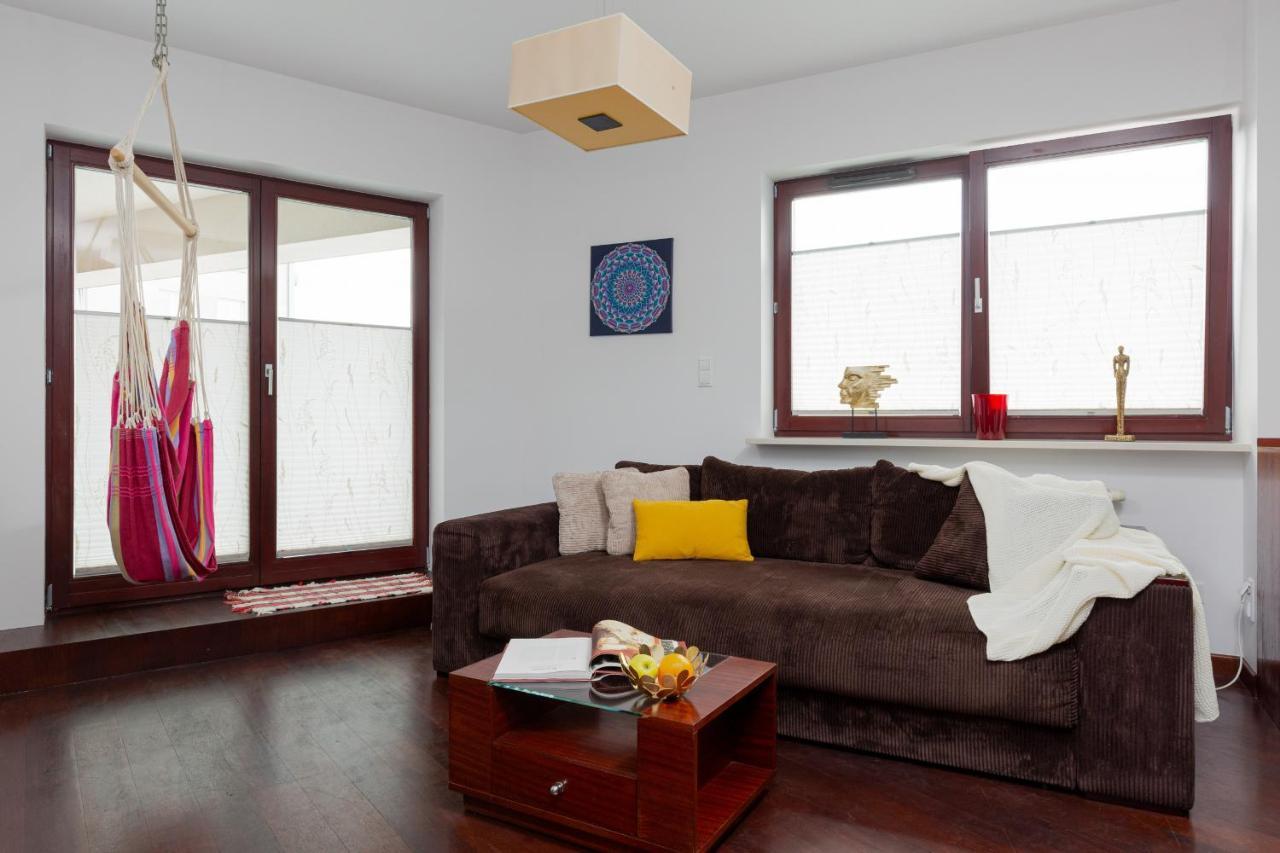 Căn hộ Spacious With A Hammock And Terrace By Renters Prestige *