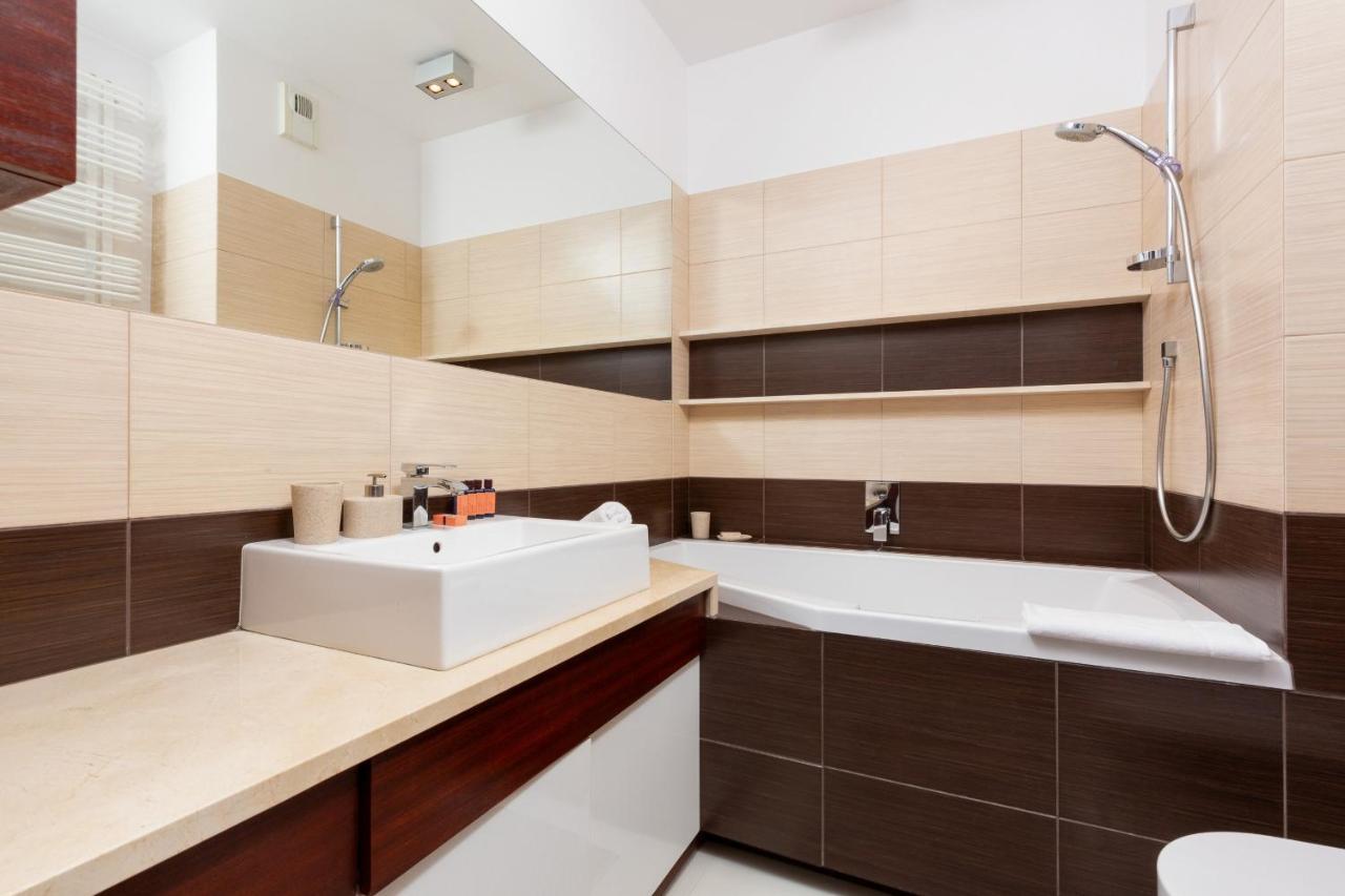 Căn hộ Spacious With A Hammock And Terrace By Renters Prestige