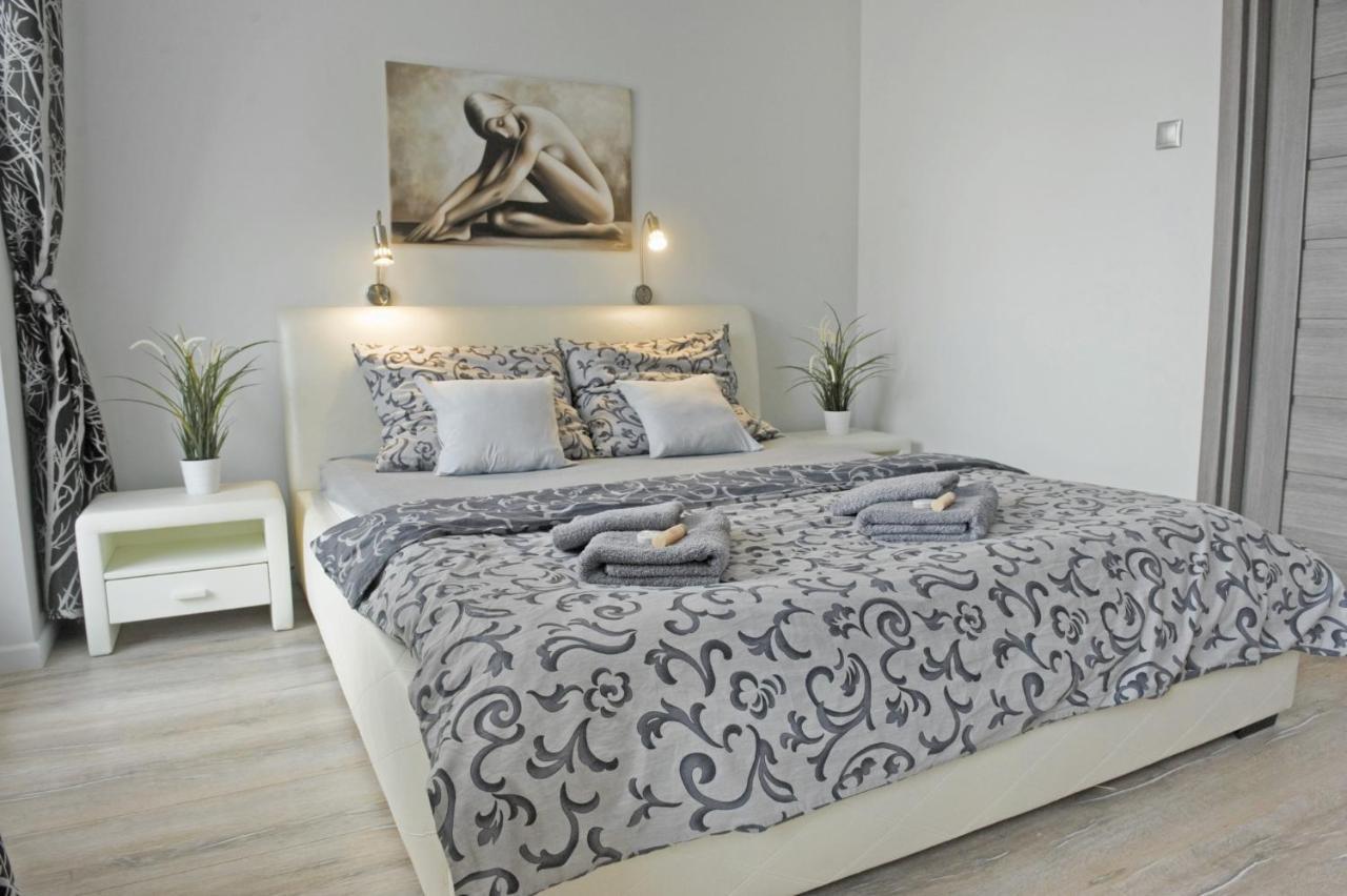 Nad Jeziorkiem Apartment