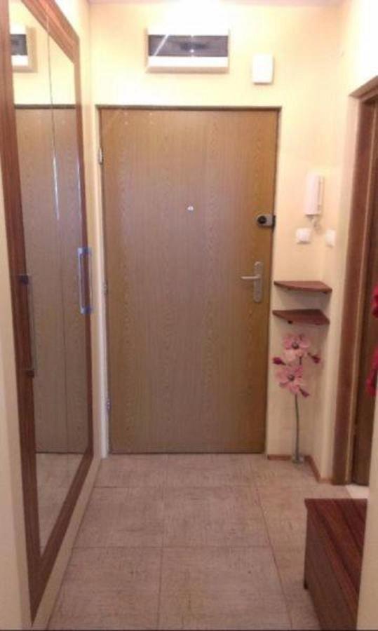 Nad Jeziorkiem Apartment