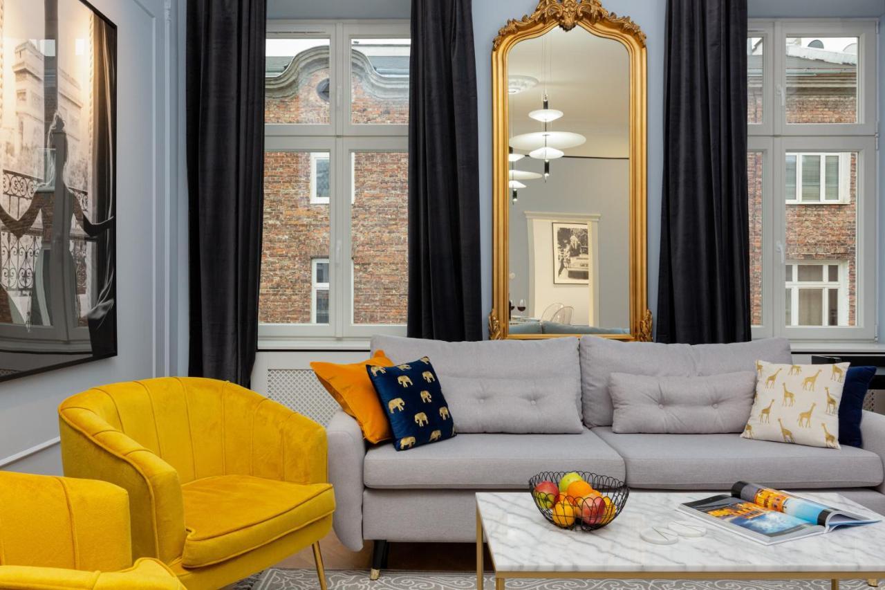 Lux Golden Praga Kepna By Renters Prestige *