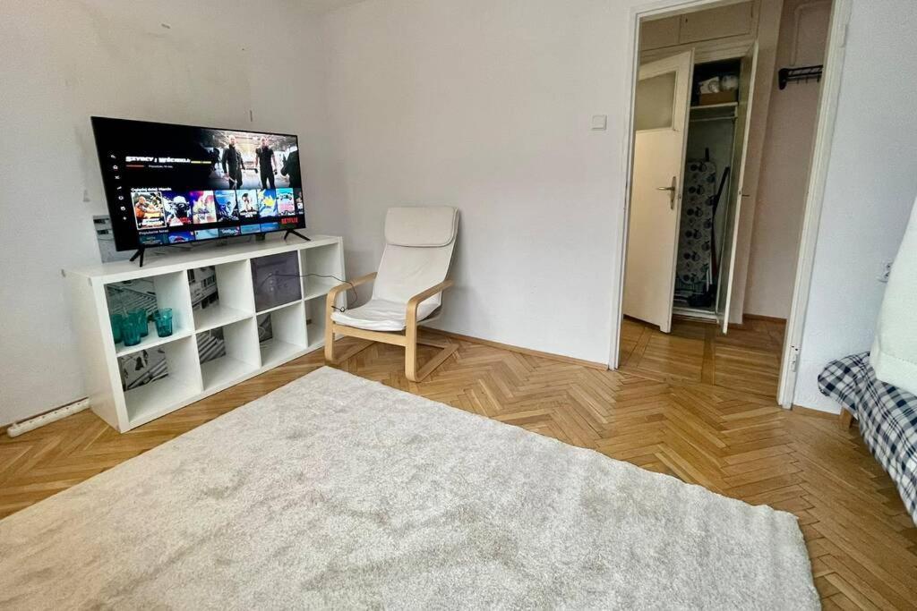 Super Sawa 2 Metro Wifi 500 Mbs Tv'50 Netflix Hbo Appletv+ Apartment *