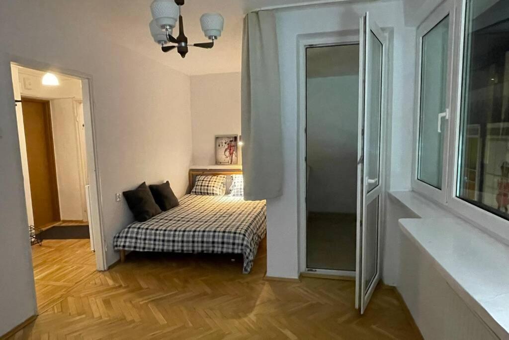 Super Sawa 2 Metro Wifi 500 Mbs Tv'50 Netflix Hbo Appletv+ Warsaw