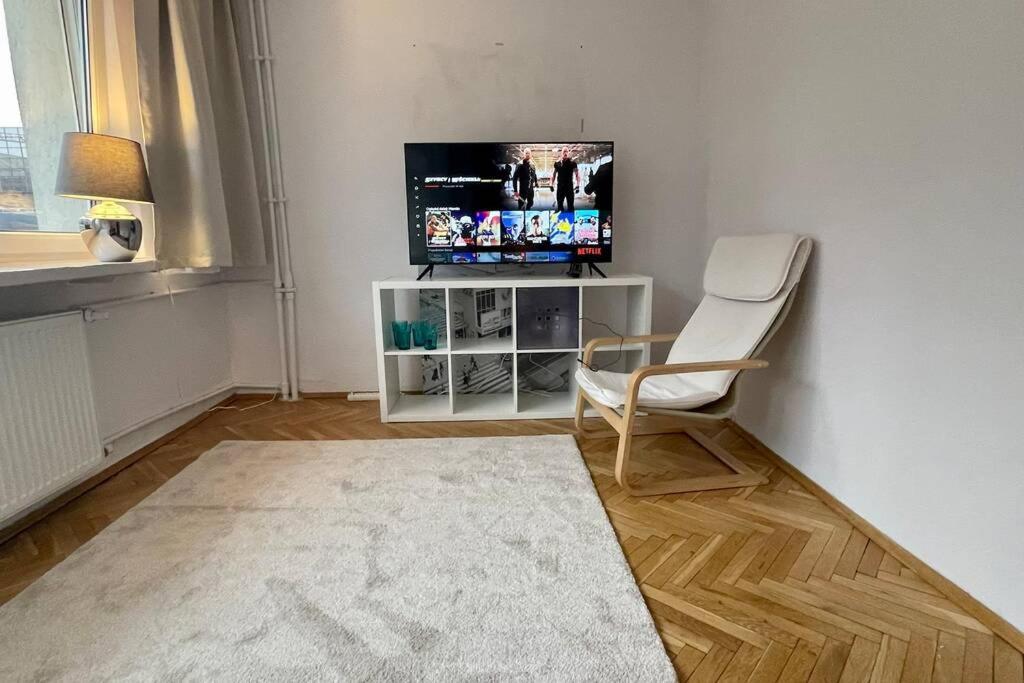 Super Sawa 2 Metro Wifi 500 Mbs Tv'50 Netflix Hbo Appletv+ Warsaw