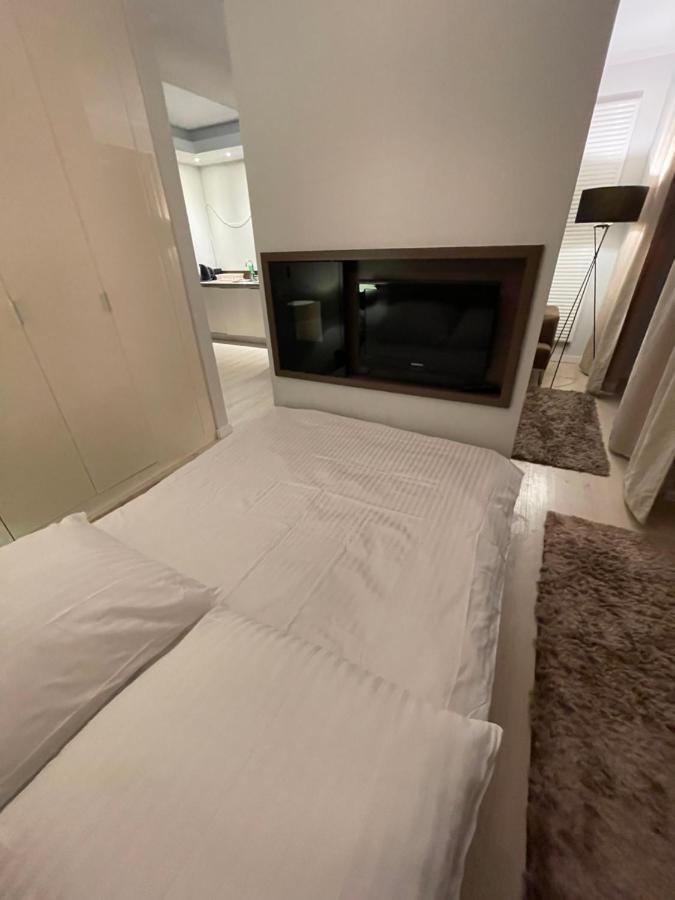 Lubmarex Apartaments - Platinum Apartaments * Warszawa