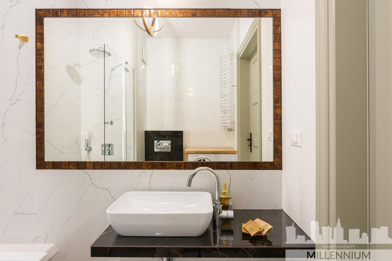 Millennium Port Gold Apartment *