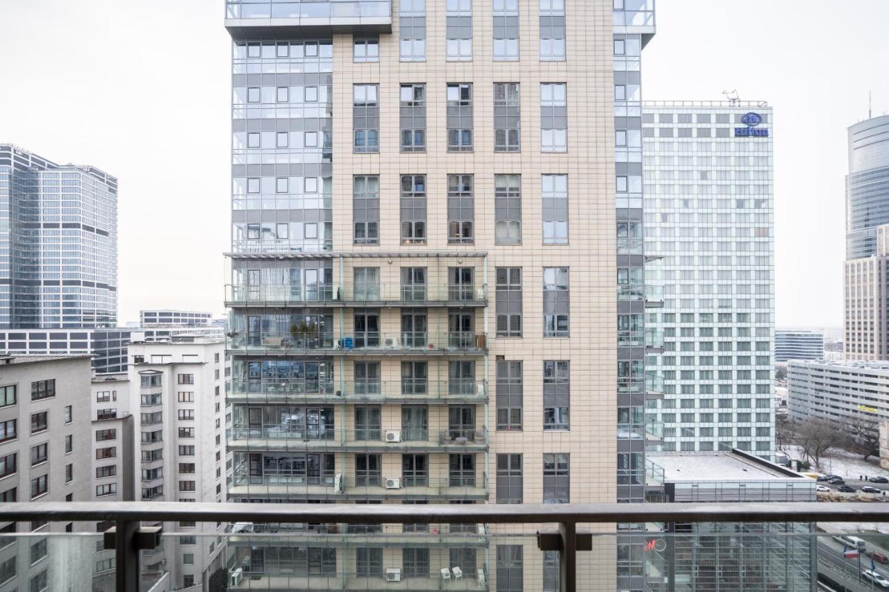 Apartment Oomph Luxurious Air-conditioned With Balcony