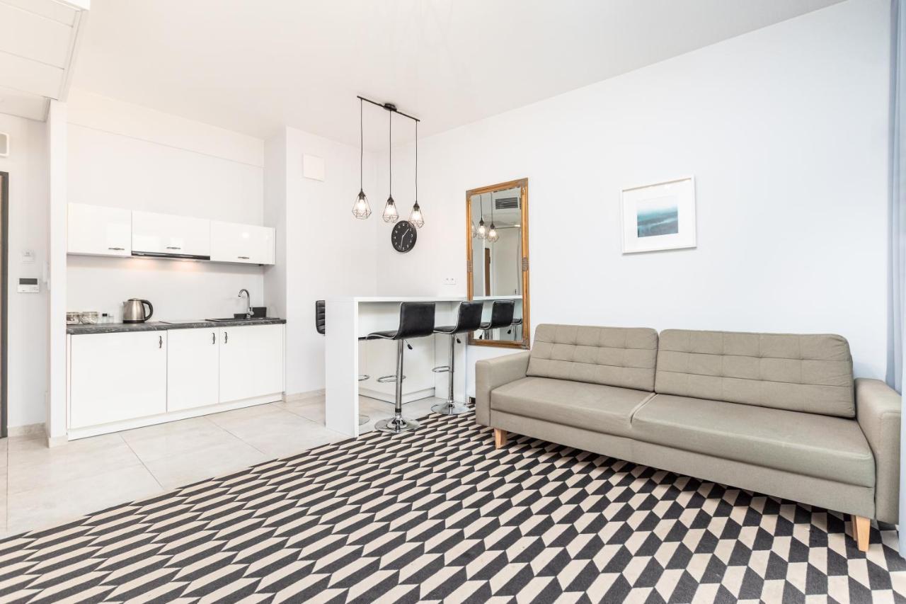 Prymasa Tysiaclecia 83a C - D By Homeprime Apartment