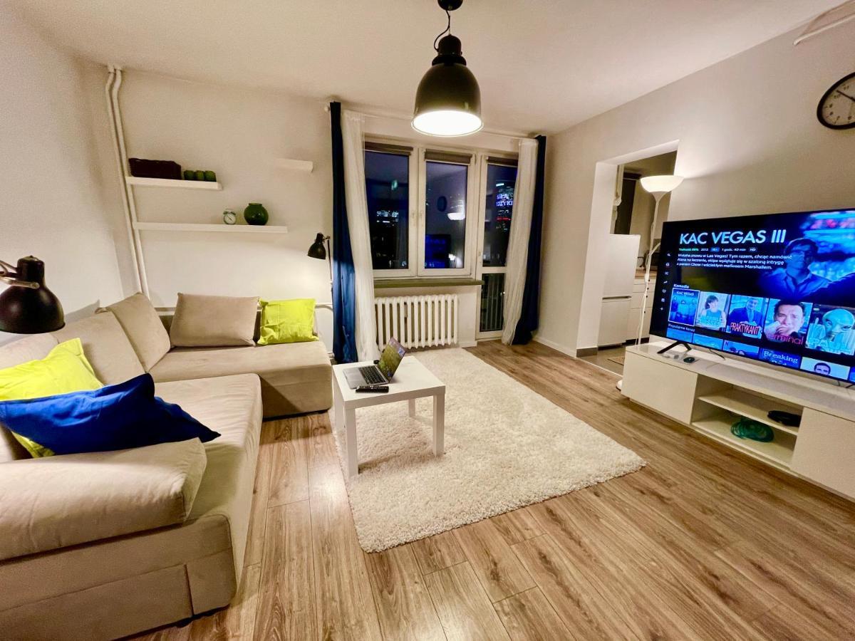 Metro Fast Wifi Tv'70 Netflix Hbo Appletv Varsóvia