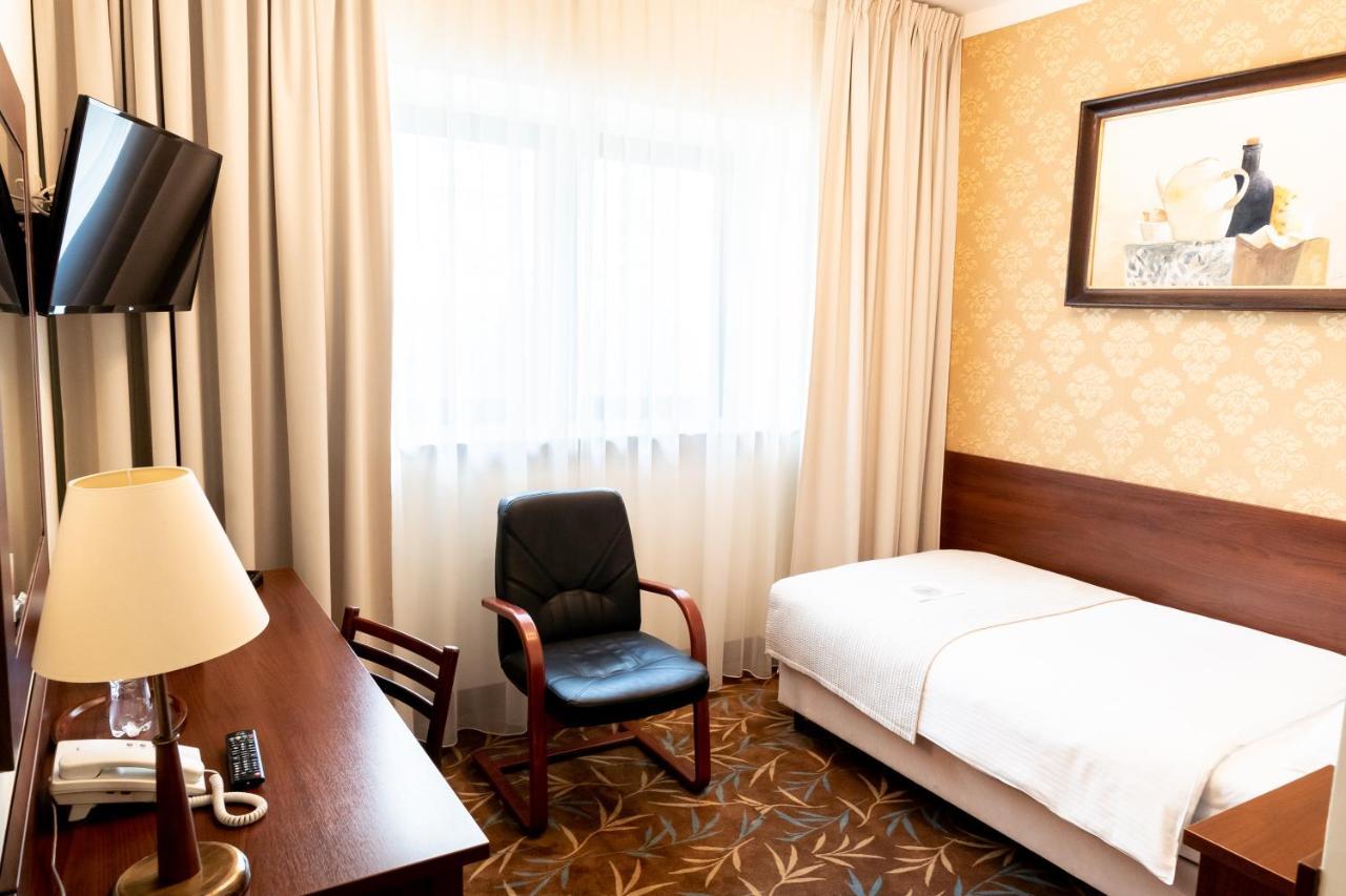 Centrum Barnabitow 3* Warsaw