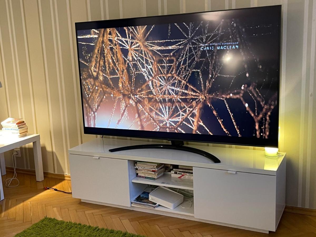 Super Rondo Onz Metro Nowe Wifi 300 Mb/s Aircondition Netflix Spotify Apartamento *