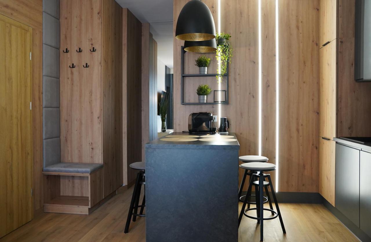 Apartament Metro Targowek 27 *
